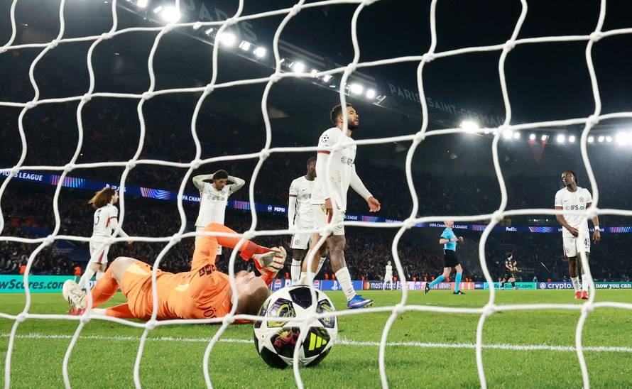 UEFA Champions League - Round of 16 - First Leg - Paris St Germain v Chelsea