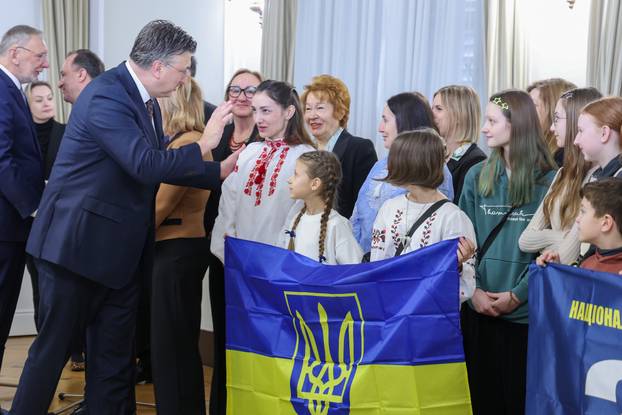 Zagreb: Andrej Plenković primio ukrajinsku djecu koja borave u Hrvatskoj na psihosocijalnoj edukaciji