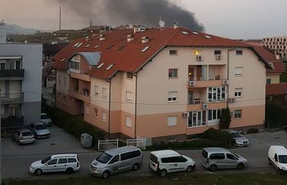 Požar u Novom Zagrebu: Gorio glomazni otpad kod Jakuševca