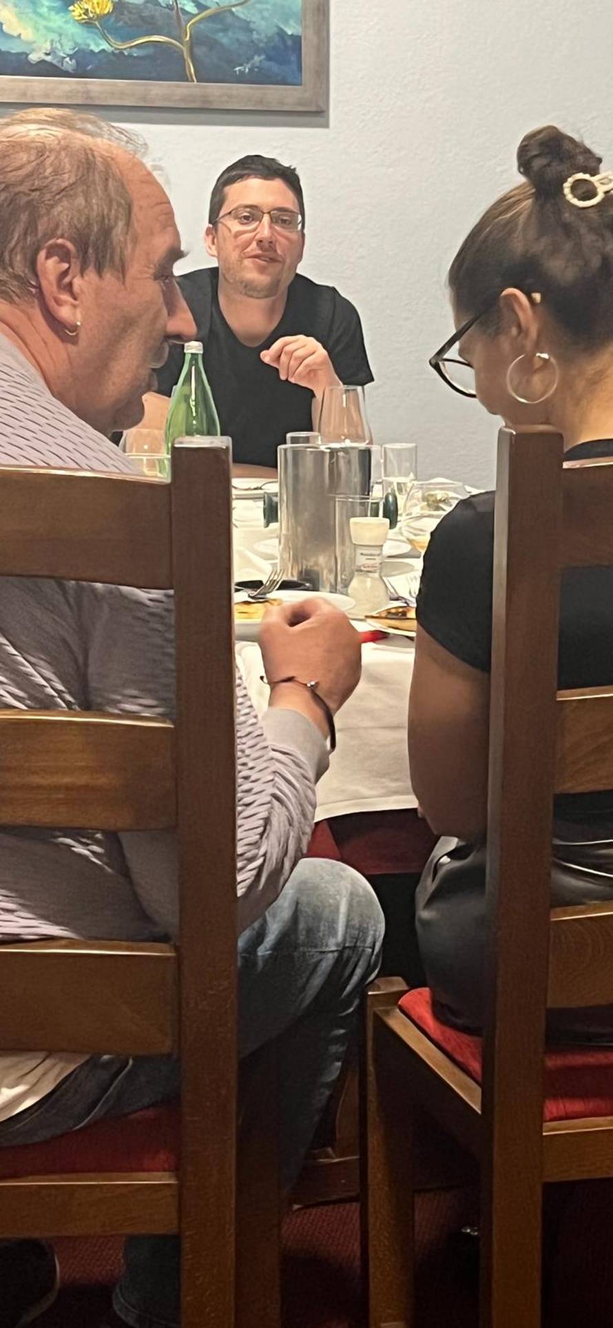 VIDEO Grdović je cijelu večer pjevao, ljubio i grlio odvjetnicu: 'Udvarao mi se, ali uzalud...'