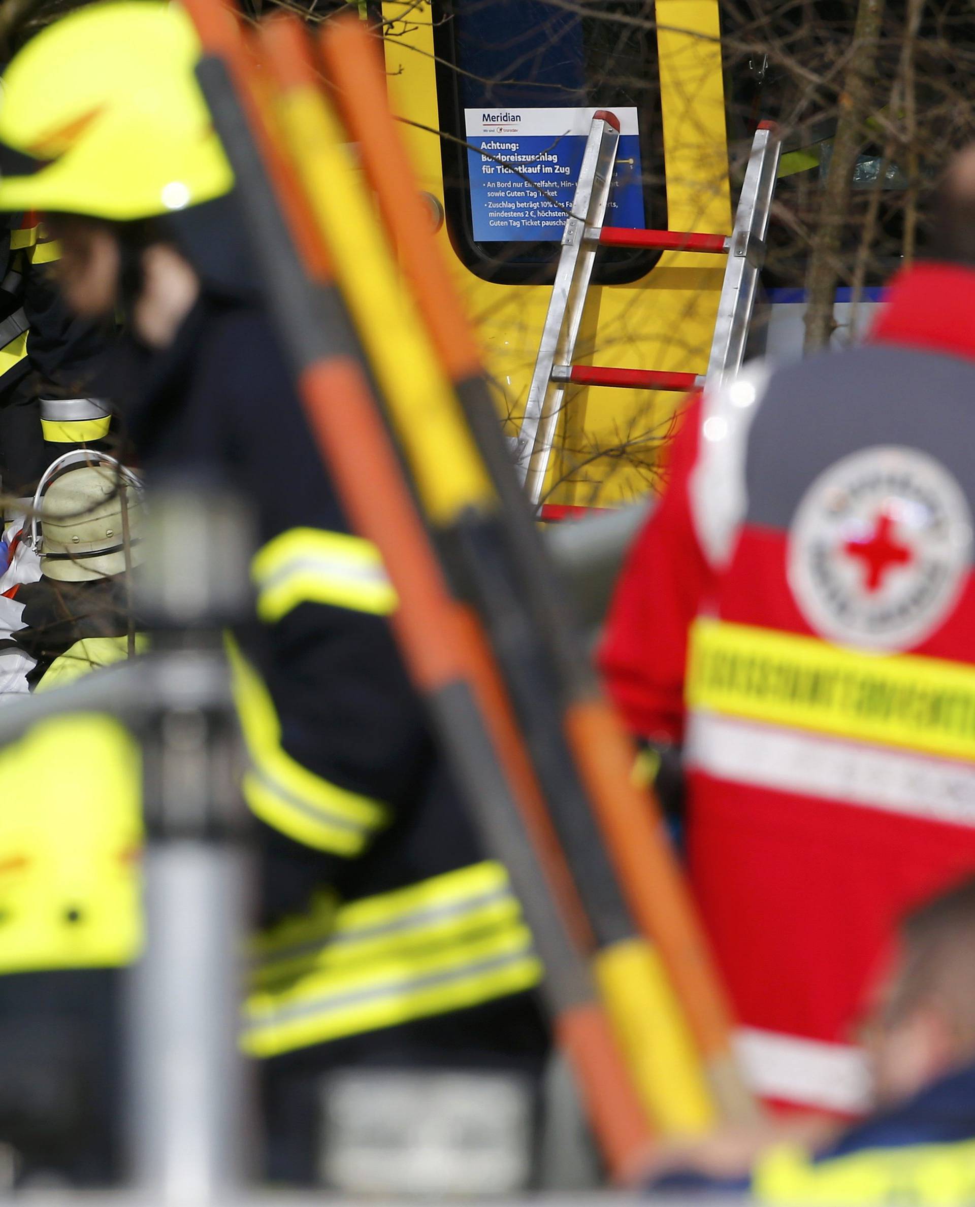 'Vlak je naglo stao, začuo se snažan tresak, ljudi su vrištali'