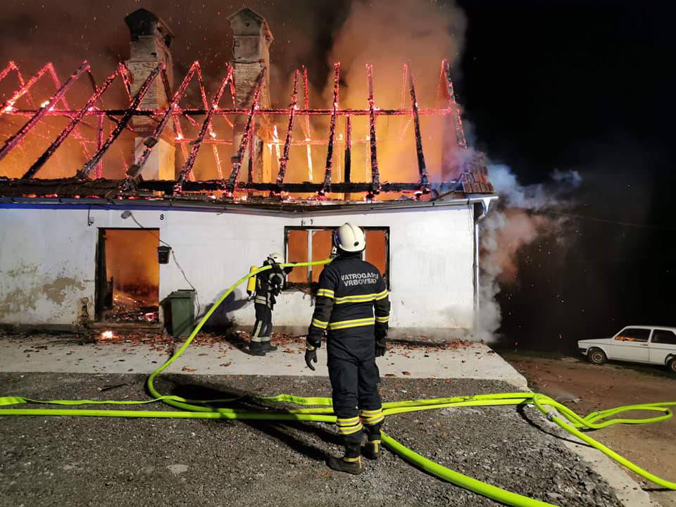 Vrbosko: Potpuno je izgorjela kuća, vlasnik se uspio spasiti