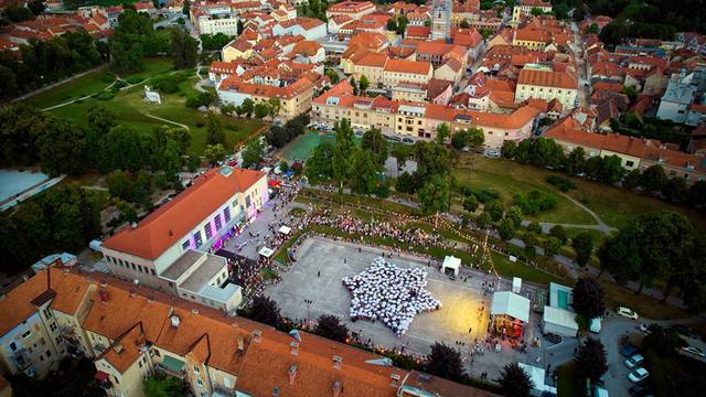 Doris Dragović donosi glazbenu čaroliju na rođendan Karlovca