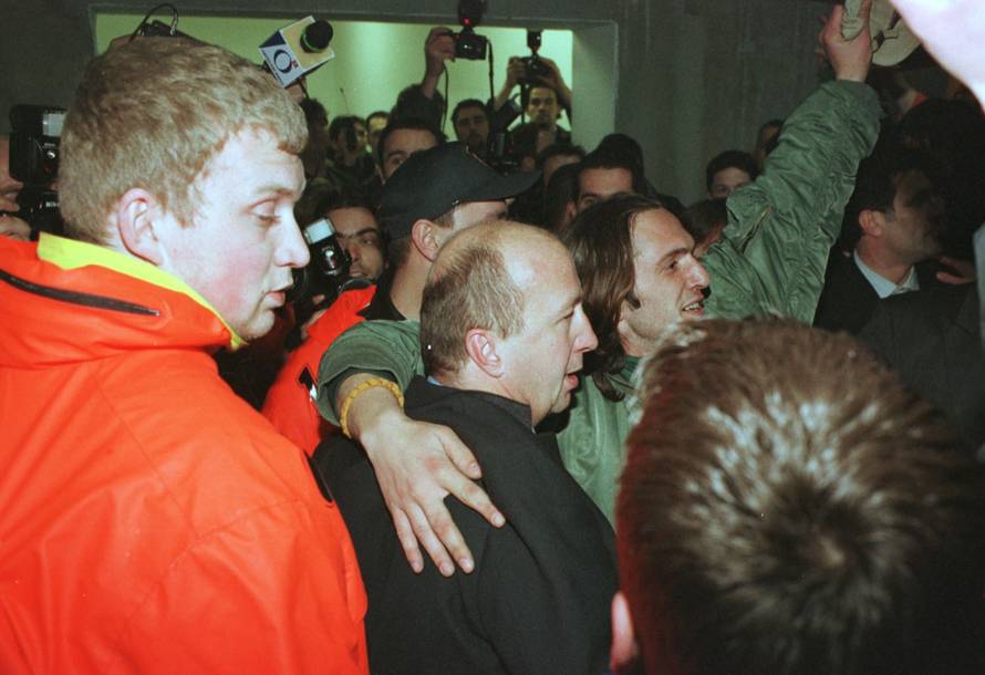 Ja sam taj čovjek s fotografije: Sina učim kako se voli Dinamo