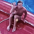 VIDEO U čamcu kućne radinosti veslao preko Tihog oceana: Od smrti ga spasila ekipa s kruzera
