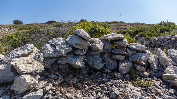 Otok Bavljenac izgleda kao divovski otisak prsta i nezaobilazna je atrakcija u šibenskom arhipelagu