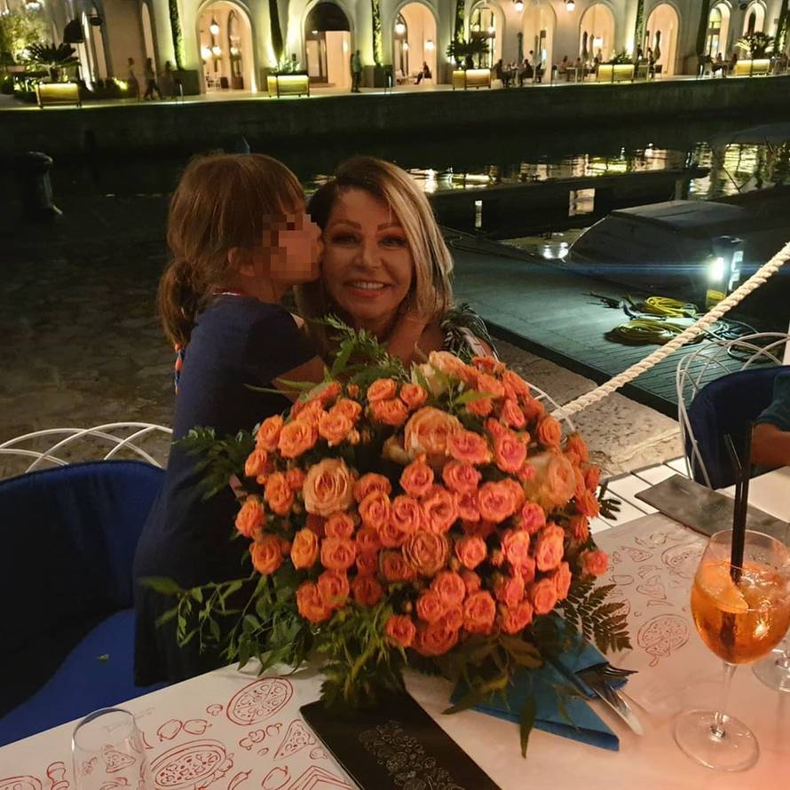 Neda proslavila 70. rođendan: 'Sve moje najdraže je uz mene'