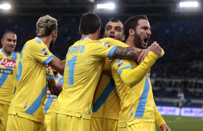 Napoli razbio Romu te izborio finale kupa, Maradona slavio...