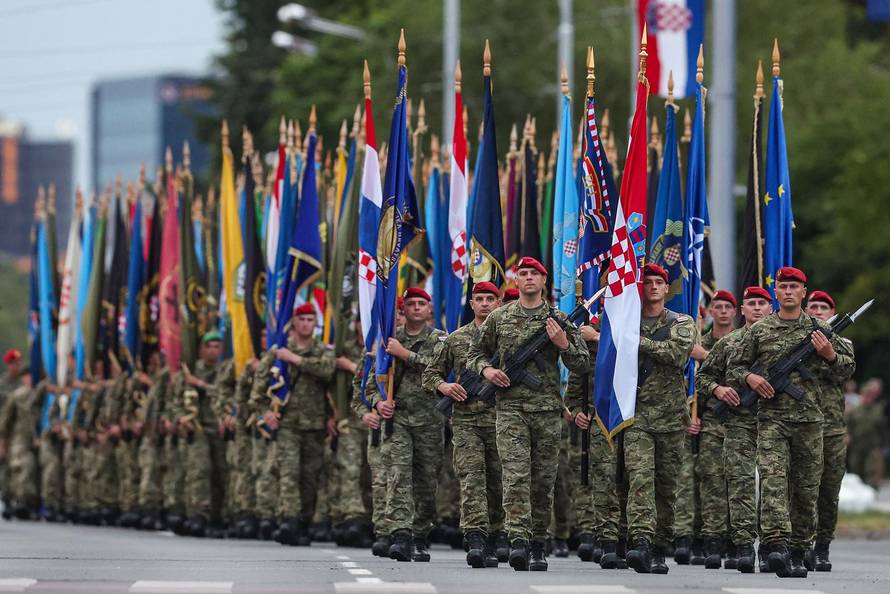 Zagreb: Generalna proba sve?anog vojnog mimohoda