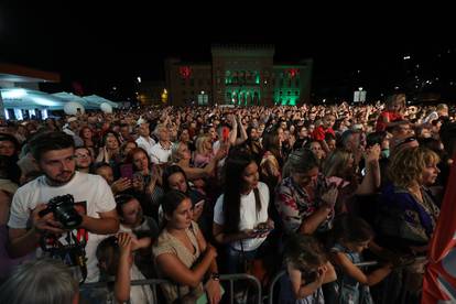 Grašo ne staje ni nakon što je završio na infuziji: U Sarajevu je priredio koncert za pamćenje