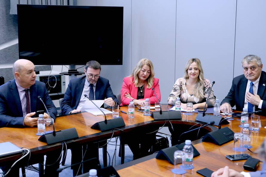 Zagreb: Održan okrugli stol "Zakonska zaštita Deklaracije o Domovinskom ratu"