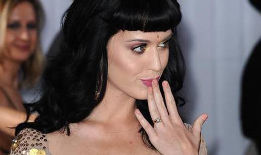 Katy Perry glas će u filmu posuditi maloj Štrumpfeti