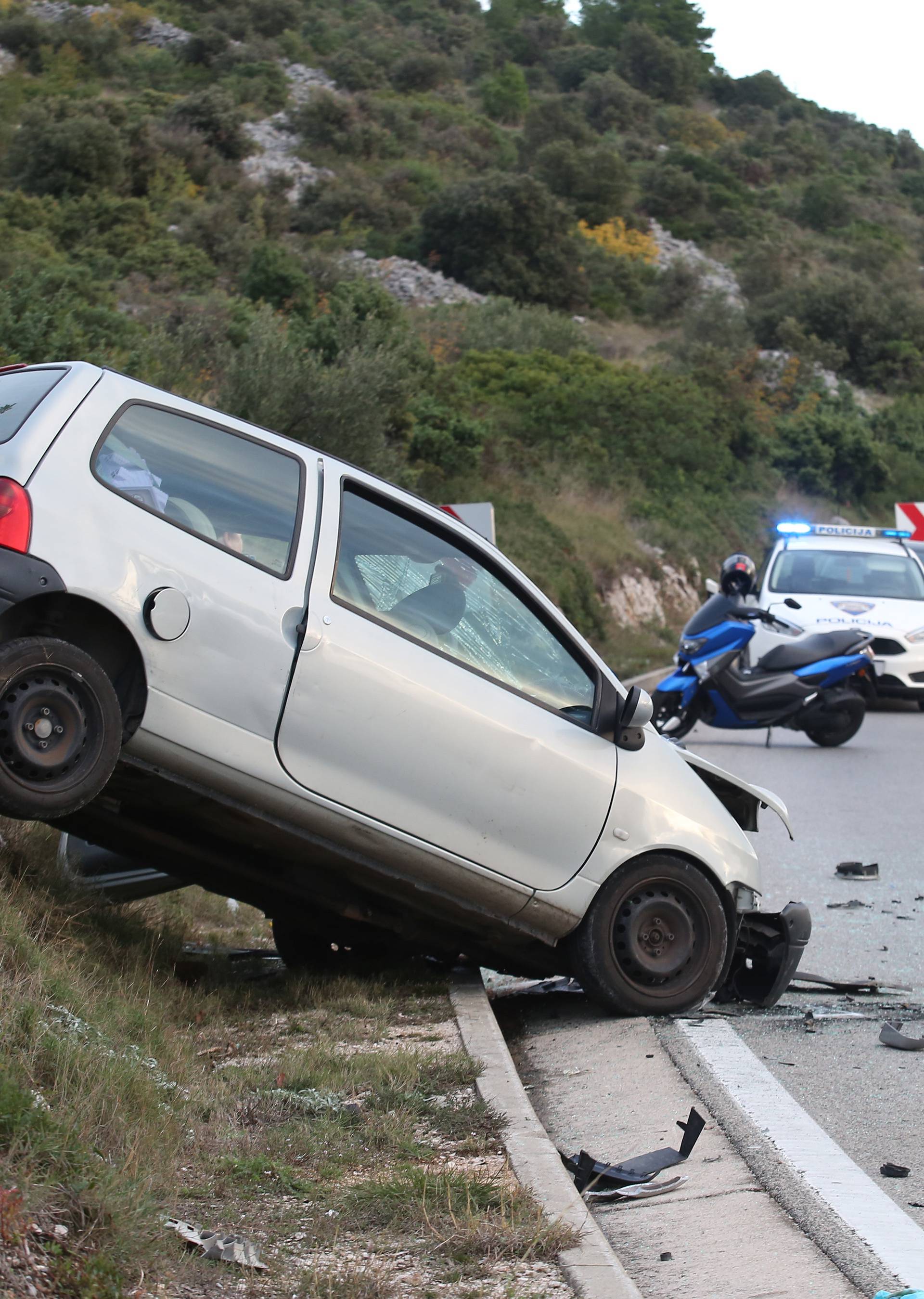 U sudaru četiri automobila kod Njivica teško ozlijeđeno dijete