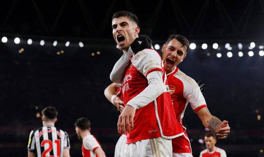 VIDEO Arsenal utrpao četvorku Newcastleu, žestoko vreba City