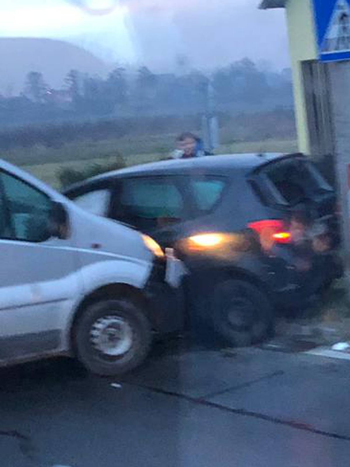 Sudar kombija i automobila  kod Jaske: 'Prikliještio je vozačicu'