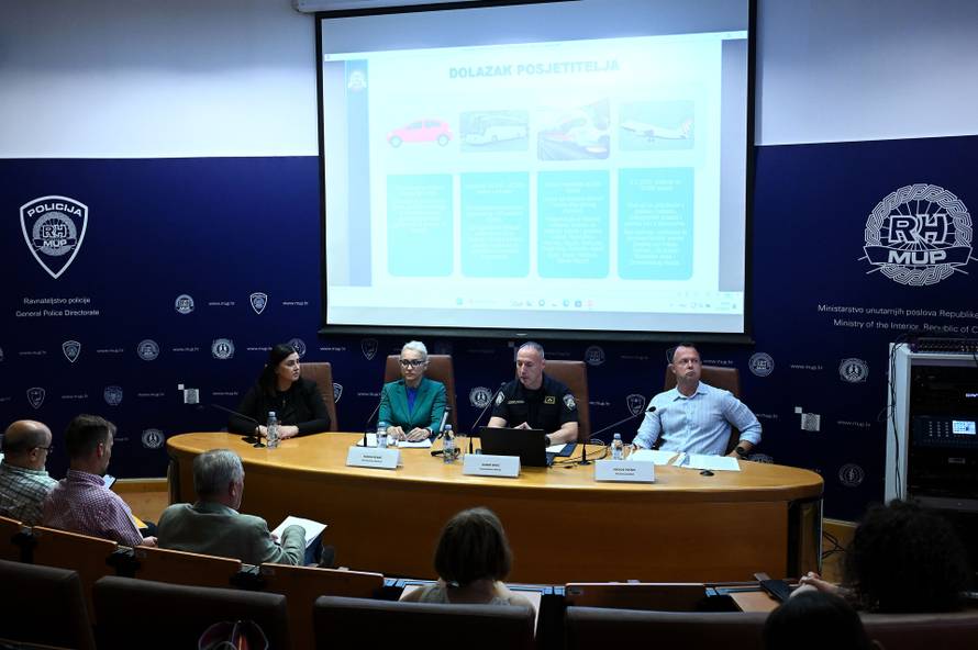 Zagreb: Prezentacija poduzetih aktivnosti i rada Stožera za osiguranje Thompsonovog koncerta