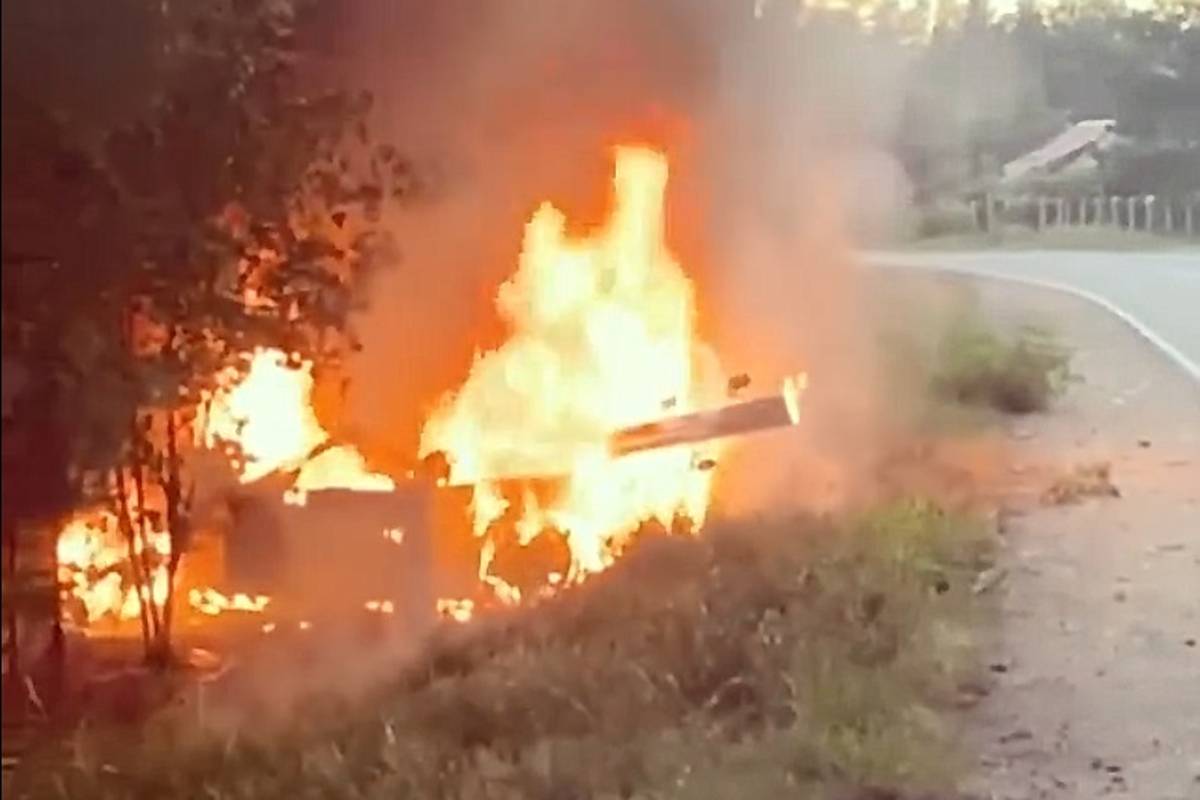 Tragedija u Rusiji: Zabili se u stup i živi izgorjeli u automobilu