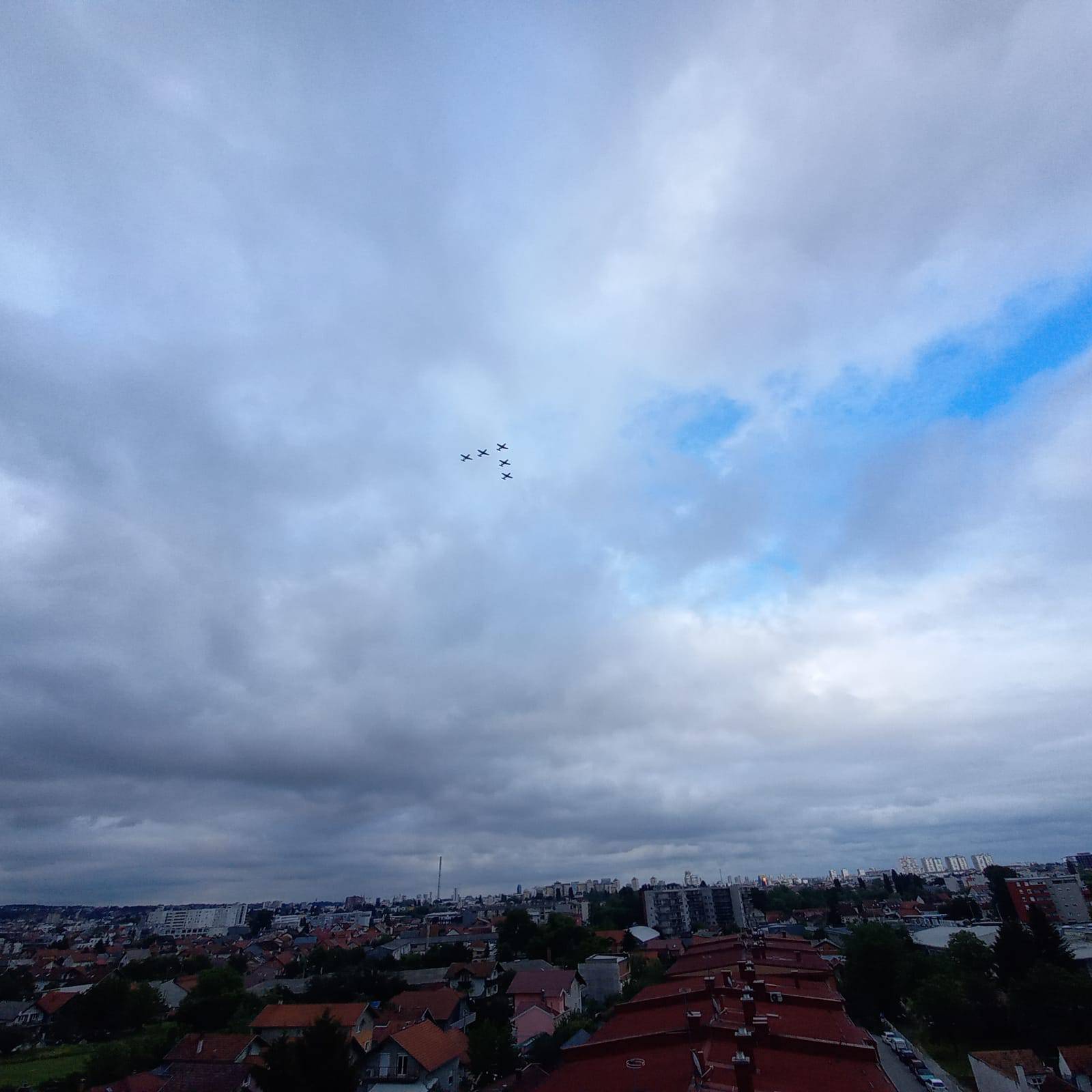 Pogledajte fotografije: Krila Oluje u preletu iznad Zagreba