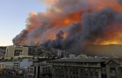 Čile: Požar je 'progutao' 500 kuća, poginulo je četvero ljudi
