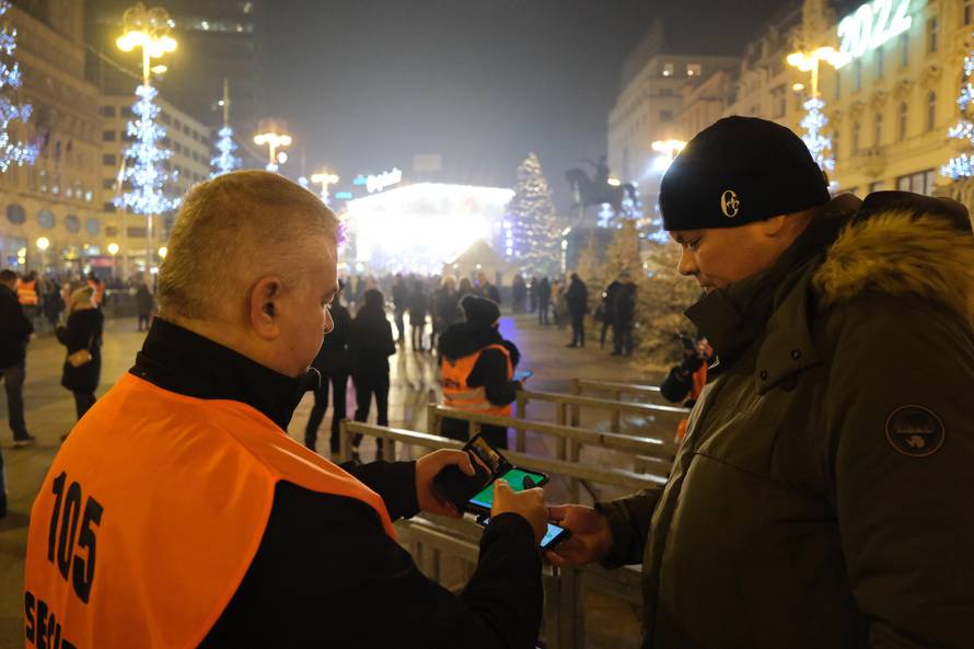 Doček na Trgu, za ulazak u ograđeni dio potrebna je COVID potvrda