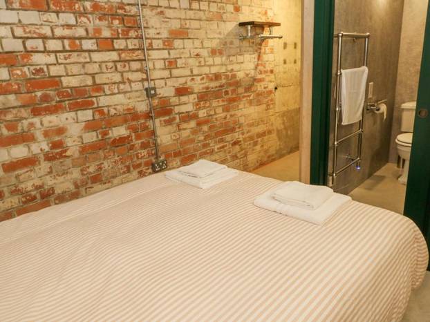 FOTO Od vojarne do top destinacije: Pogledajte kako je ratni bunker postao dom za odmor