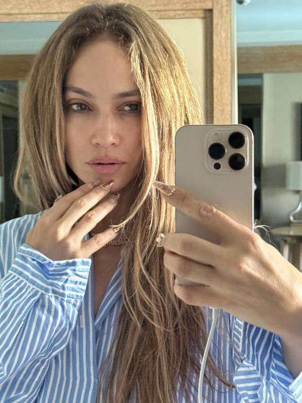 FOTO Jennifer Lopez (56) ima tijelo kao da joj je 25 godina - ovo je tajna njezine fit linije