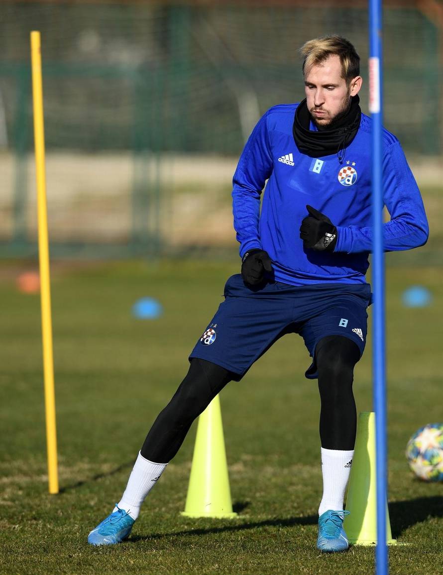 Trening nogometaša Dinama na pripremama u Rovinju