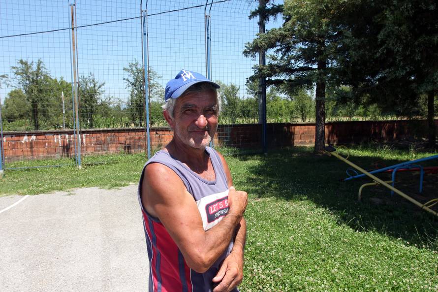 Male rode se drže skupa: Munje i vjetar ubili su im roditelje...