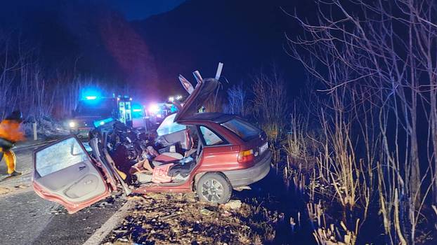 U teškoj prometnoj nesreci kraj Mostara poginule dvije osobe