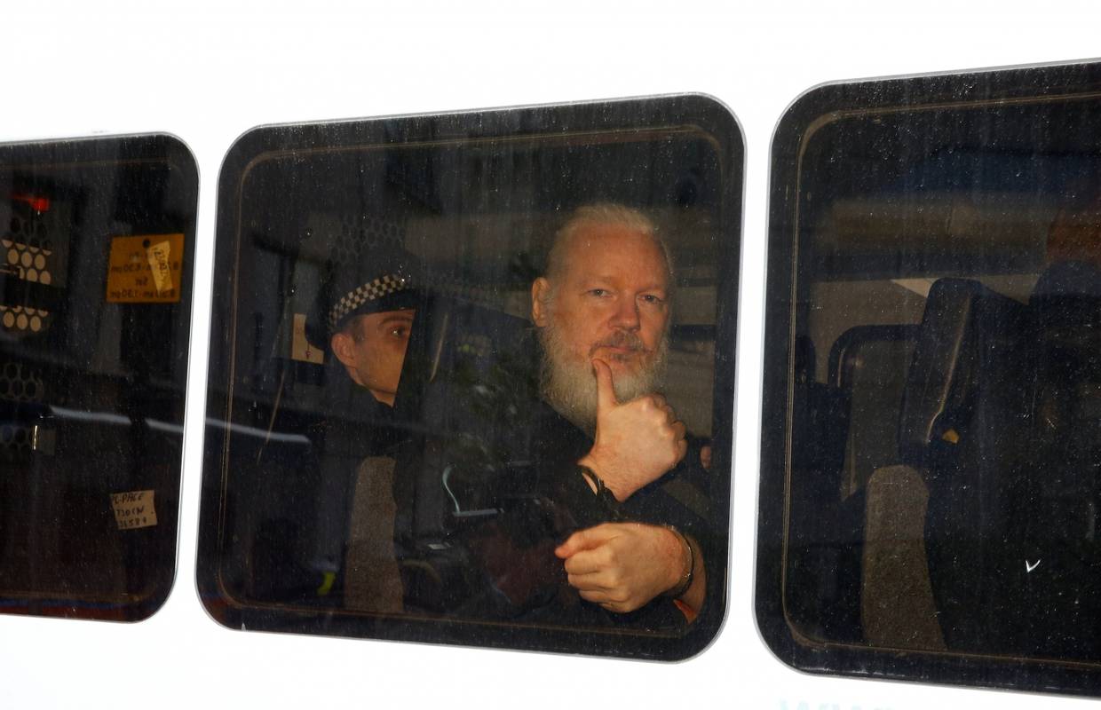 Švedski sud će održati ročište unatoč bolesti J. Assangea