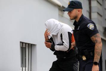 Pula: Na pulski &Zcaron;upanijski sud privedena trojica osumnji&ccaron;ena za napad na mladog Slovenca u Pore&ccaron;u