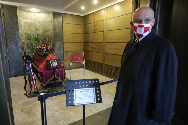 Zagreb: Posljednji ispraćaj Krunoslava Kiće Slabinca na krematoriju