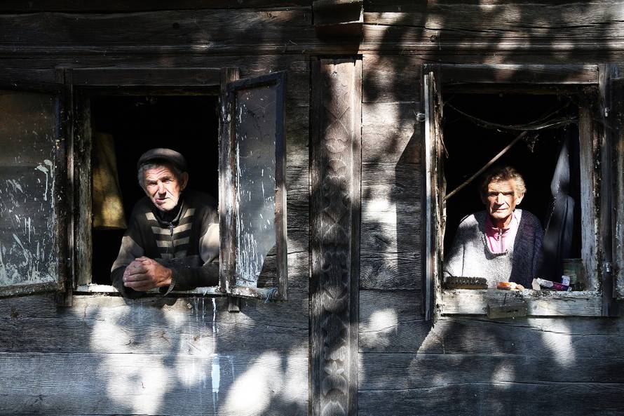 Dva brata žive u šumi kod Gline: 'Treba nam samo jedna žarulja'