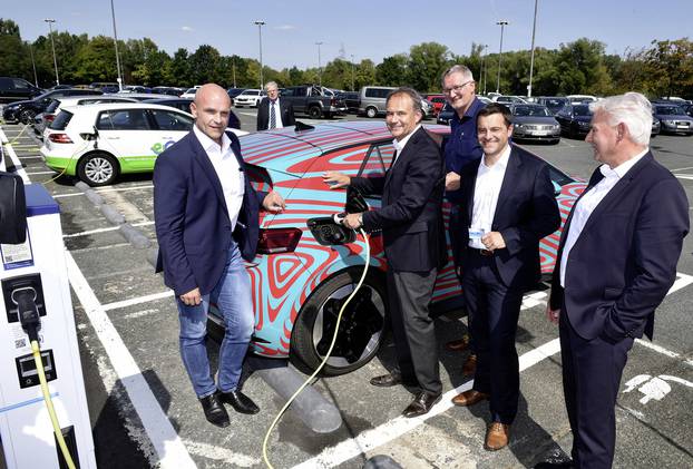 Expansion of electric charging stations at Volkswagenâs German