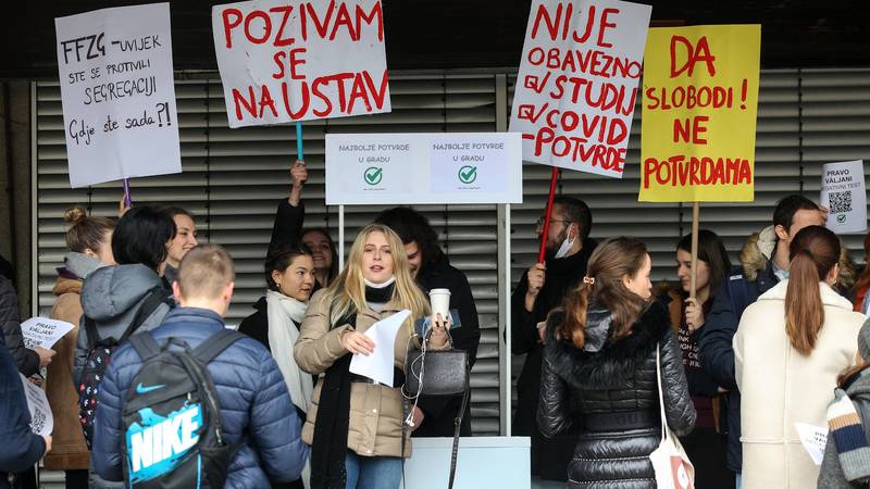 Dekan Filozofskog suspendirao troje studenata zbog prosvjeda. Stegovni sud dao mu odbijenicu