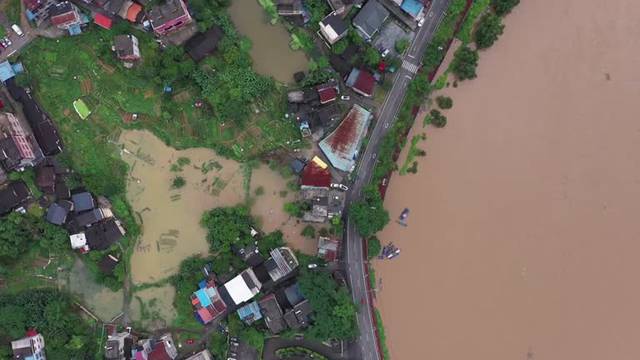 Guangxi fights against floods