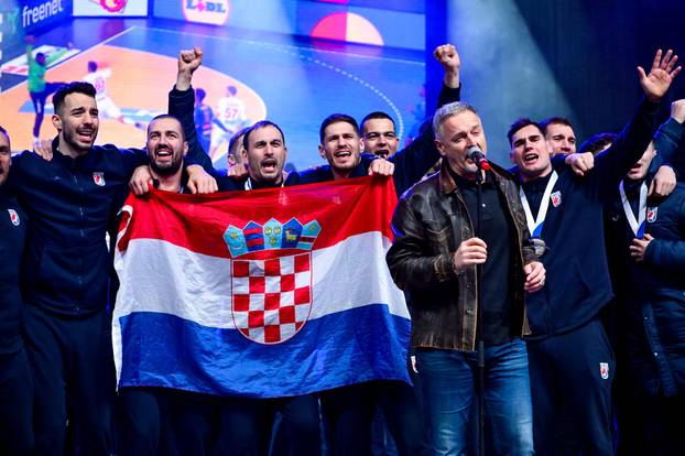 Zagreb: Marko Perkovi&cacute; Thompson nastupio na sve&ccaron;anom do&ccaron;eku hrvatske rukometne reprezentacije