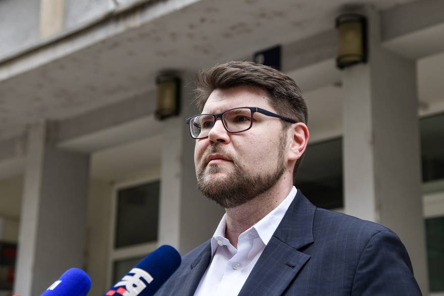 Zagreb: Peđa Grbin dao je izjavu mediju