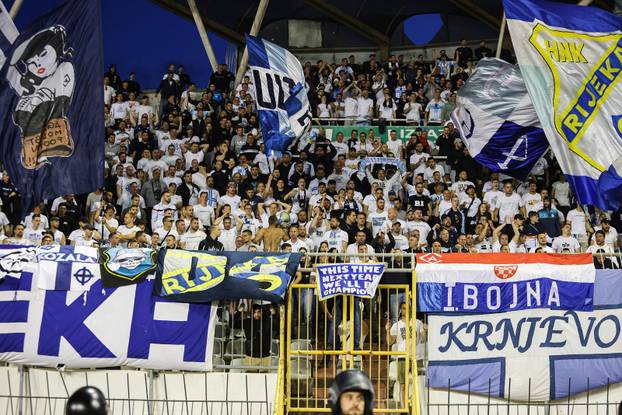 Split: Transparenti na utakmici Hajduk - Rijeka