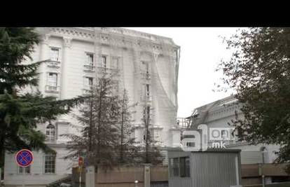 Dva projektila pogodila su zgradu makedonske vlade