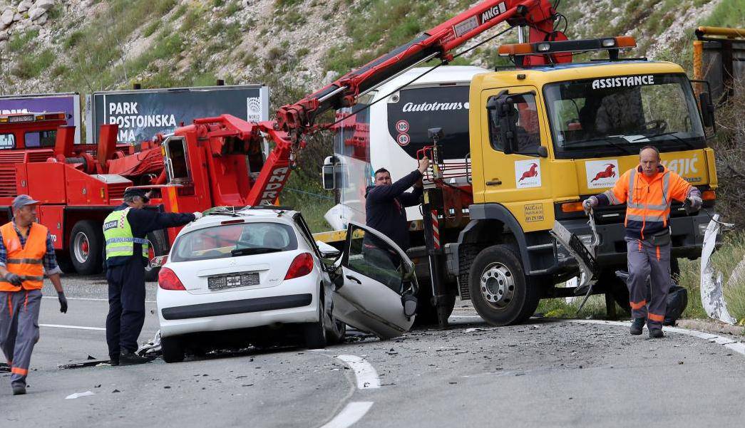 Bakarac: Jedna osoba poginula u sudaru autobusa i osobnog automobila