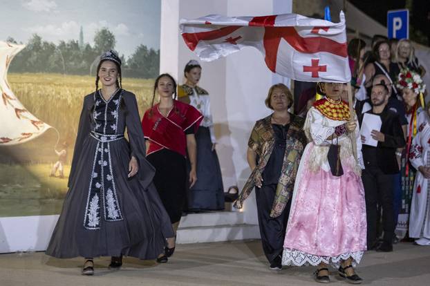 Vinkovci: Etno frizure svijeta na Vinkovačkim jesenima