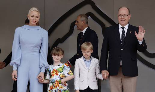 Princeza Charlene i princ Albert poljubili su se u javnosti i prekinuli  šuškanja o razvodu