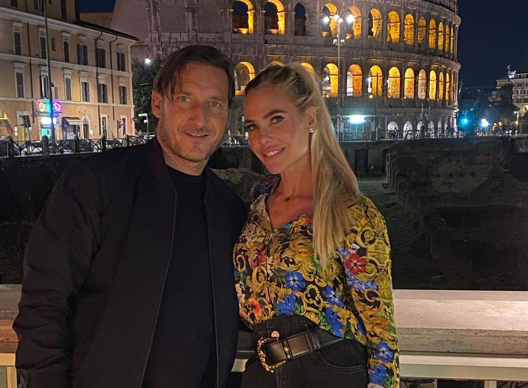 Totti nakon razvoda uhvaćen na plaži s novom djevojkom Noemi