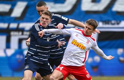 VIDEO Bivši hajdukovac primao se za međunožje i provocirao!