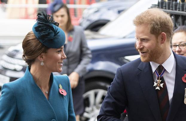 Princ Harry u društvu princeze Kate stigao na komemoraciju Anzac u Westminister