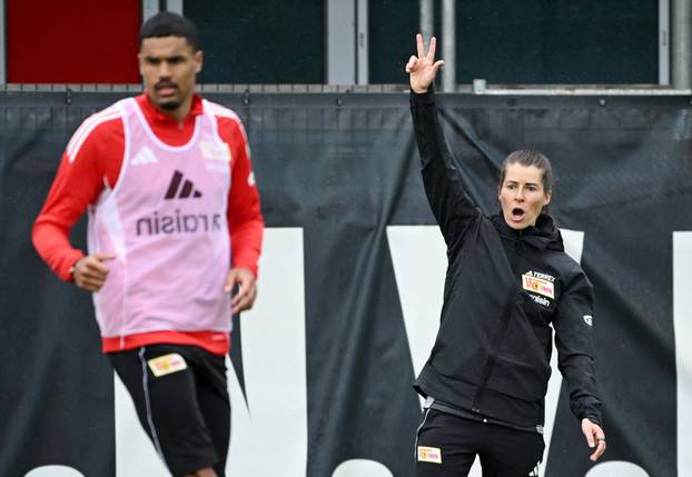 1. FC Union Berlin Training -  Interim coach Marie-Louise Eta leads training session