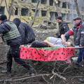 Tuga u Mariupolju: Trudnica i njena beba preminule su nakon ruskog bombardiranja rodilišta
