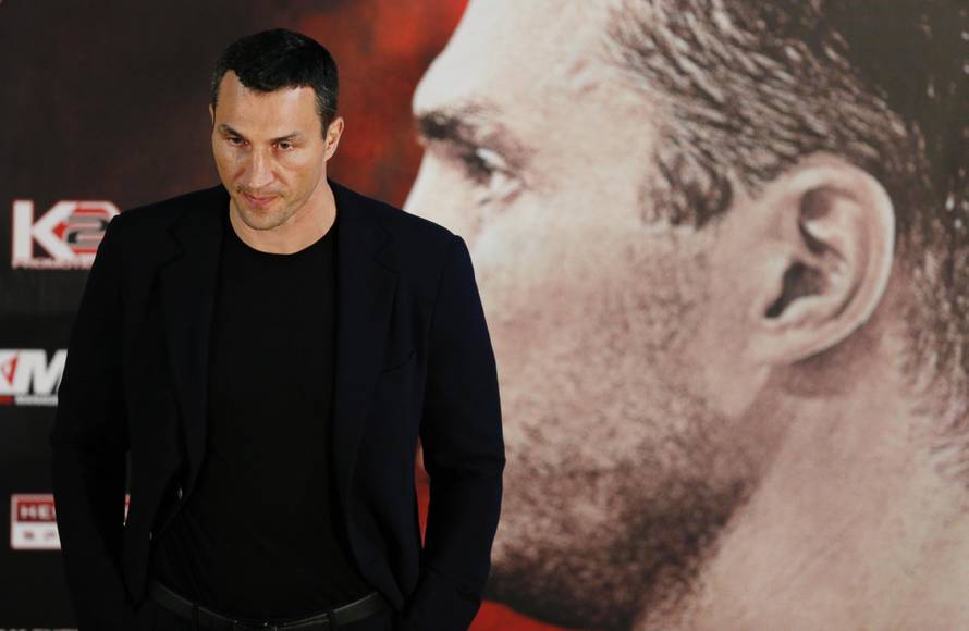 Tyson Fury & Wladimir Klitschko Head-to-Head Press Conference