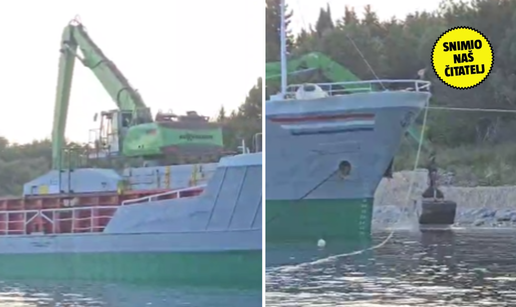 VIDEO Ljudi u čudu, stigao brod s bagerom i nasipavaju more u Jadranovu: 'Zašto sada rade?'